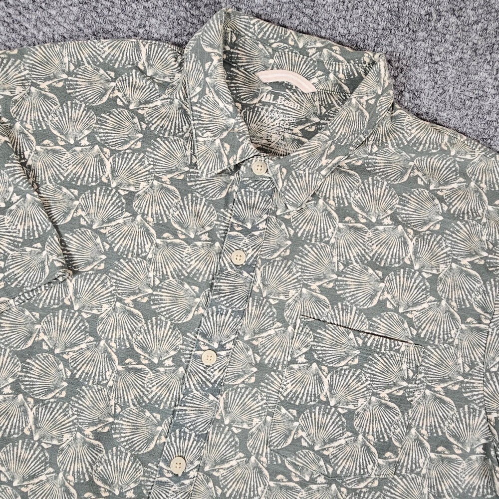 LL Bean Mens XL Regular Seashell Print Button Down Shirt Short Sleeve Green